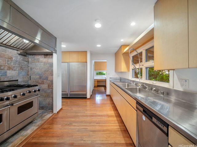 99-24 Lohea Place, Aiea, HI 96701