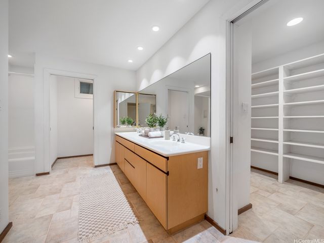 99-24 Lohea Place, Aiea, HI 96701
