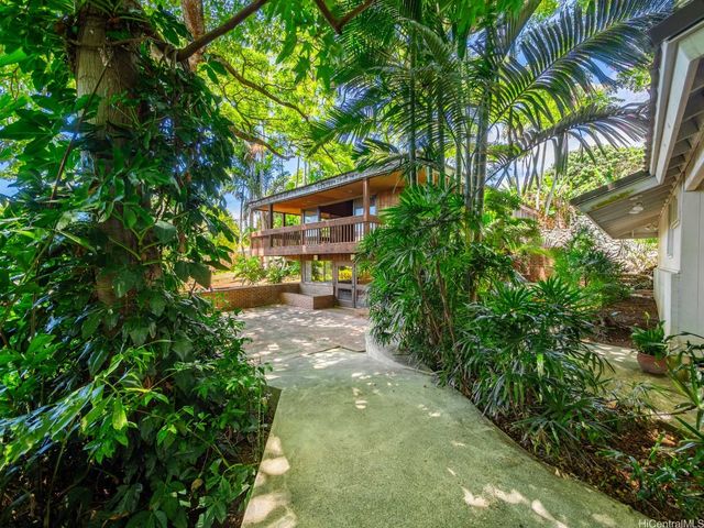 99-24 Lohea Place, Aiea, HI 96701