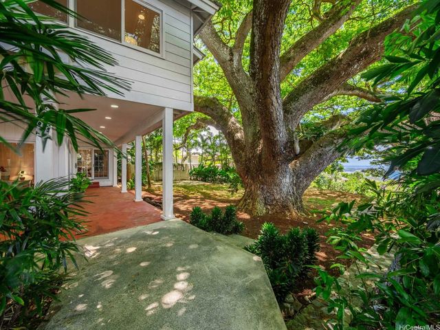 99-24 Lohea Place, Aiea, HI 96701