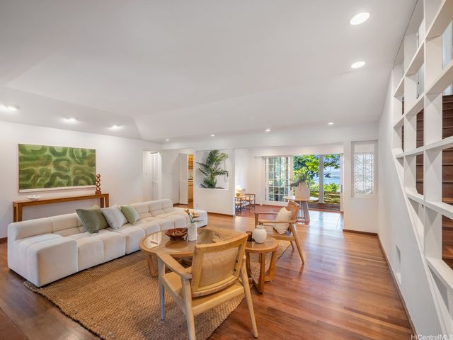 99-24 Lohea Place, Aiea, HI 96701