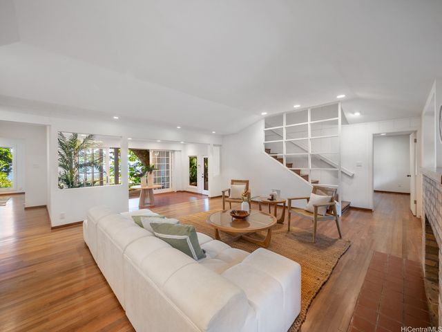 99-24 Lohea Place, Aiea, HI 96701