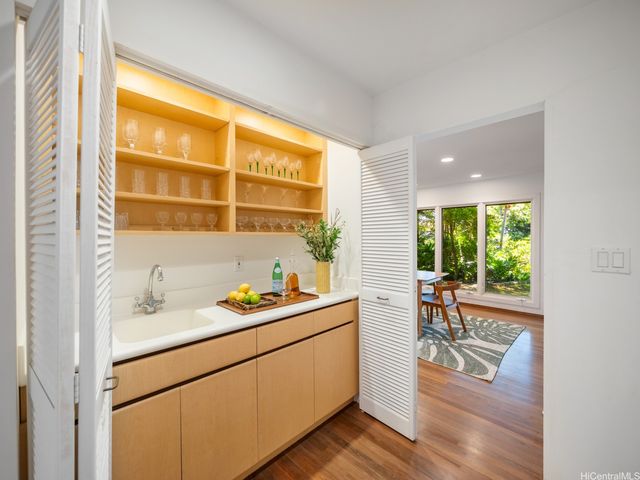 99-24 Lohea Place, Aiea, HI 96701