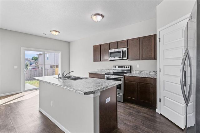 21317 W 215th Street, Spring Hill, KS 66083