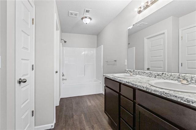 21317 W 215th Street, Spring Hill, KS 66083