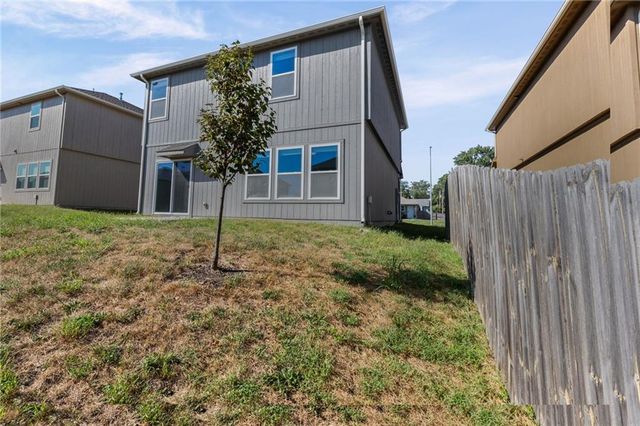 21317 W 215th Street, Spring Hill, KS 66083