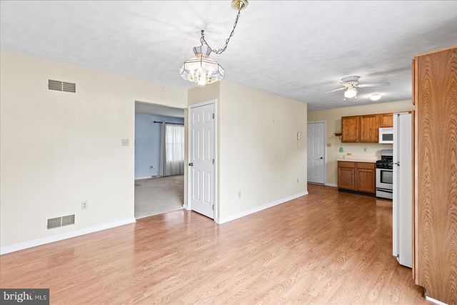 285 DRUMMER DR, New Oxford, PA 17350