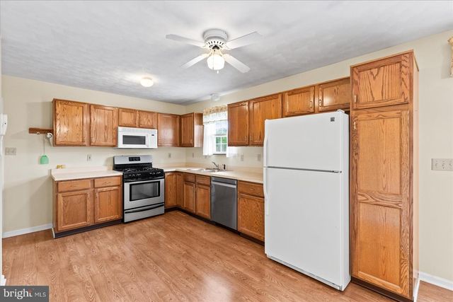 285 DRUMMER DR, New Oxford, PA 17350