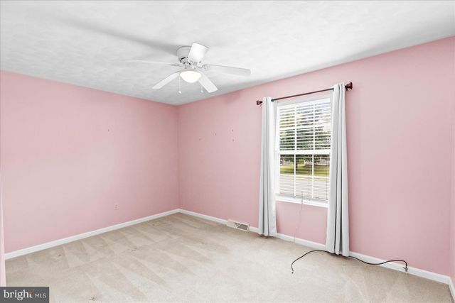 285 DRUMMER DR, New Oxford, PA 17350