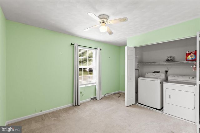 285 DRUMMER DR, New Oxford, PA 17350