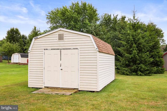 285 DRUMMER DR, New Oxford, PA 17350