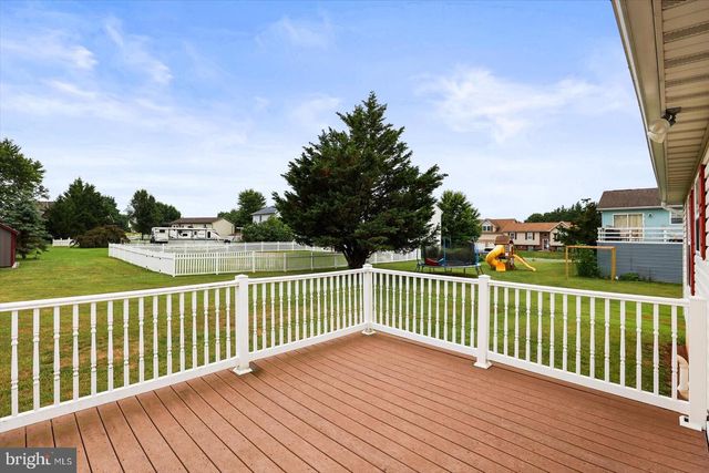 285 DRUMMER DR, New Oxford, PA 17350