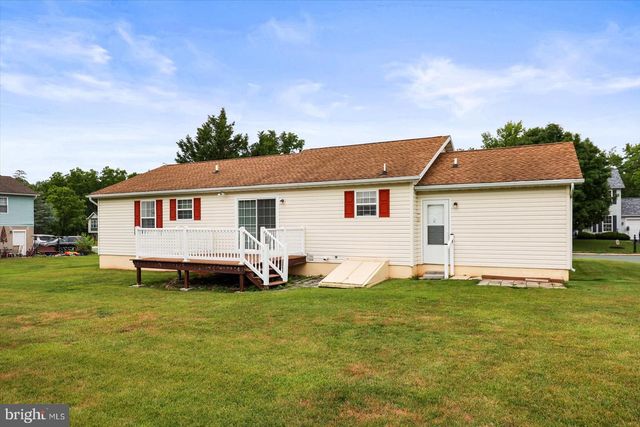 285 DRUMMER DR, New Oxford, PA 17350