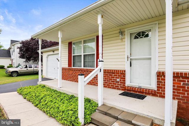 285 DRUMMER DR, New Oxford, PA 17350