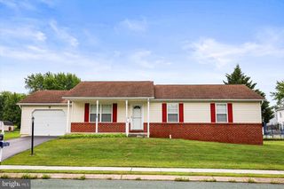 285 DRUMMER DR, New Oxford, PA 17350