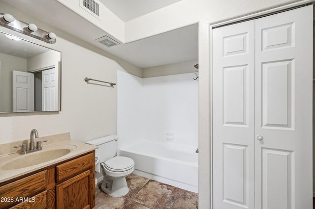 5190 W Saragosa Street, Chandler, AZ 85226