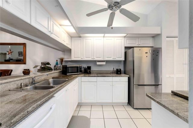 4248 MARSEILLES AVENUE 3247, Sarasota, FL 34233