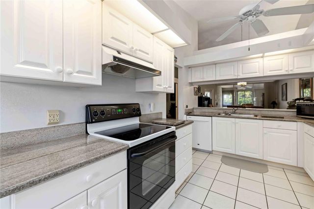 4248 MARSEILLES AVENUE 3247, Sarasota, FL 34233