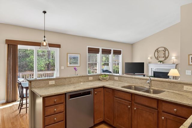 22 Weathervane, Plymouth, MA 02360