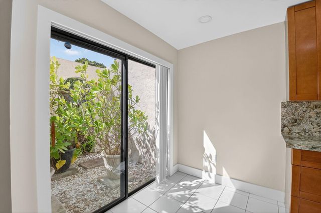 21698 Cypress Road 44c, Boca Raton, FL 33433