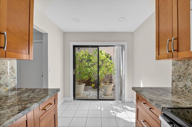 21698 Cypress Road 44c, Boca Raton, FL 33433