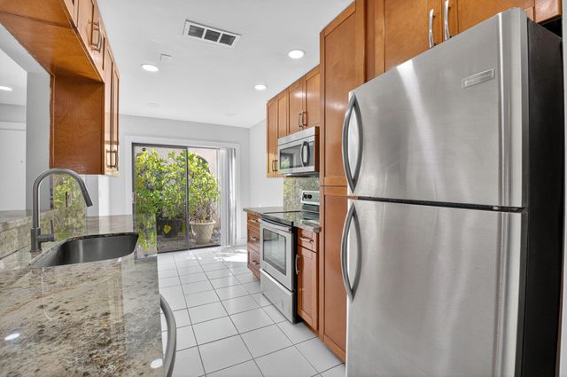 21698 Cypress Road 44c, Boca Raton, FL 33433