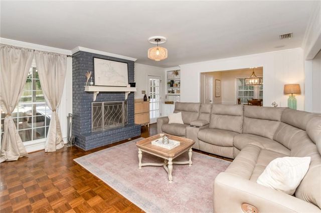 6221 Burntwood Drive N, Mobile, AL 36609