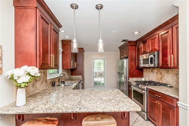 6221 Burntwood Drive N, Mobile, AL 36609