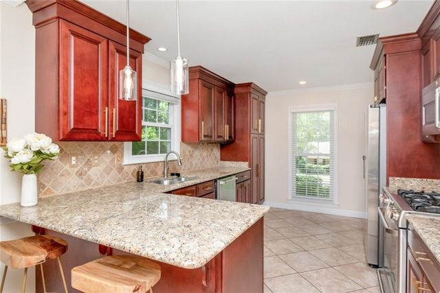 6221 Burntwood Drive N, Mobile, AL 36609