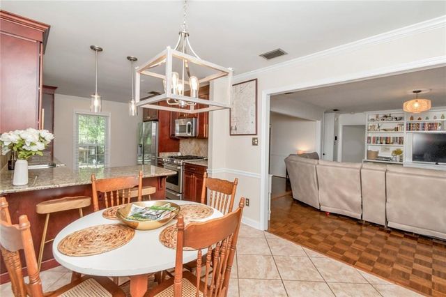 6221 Burntwood Drive N, Mobile, AL 36609