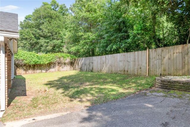 6221 Burntwood Drive N, Mobile, AL 36609