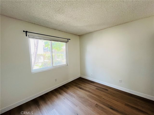 2521 Sunflower R1, Santa Ana, CA 92704