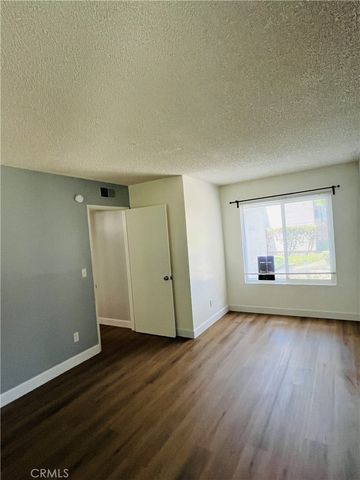 2521 Sunflower R1, Santa Ana, CA 92704