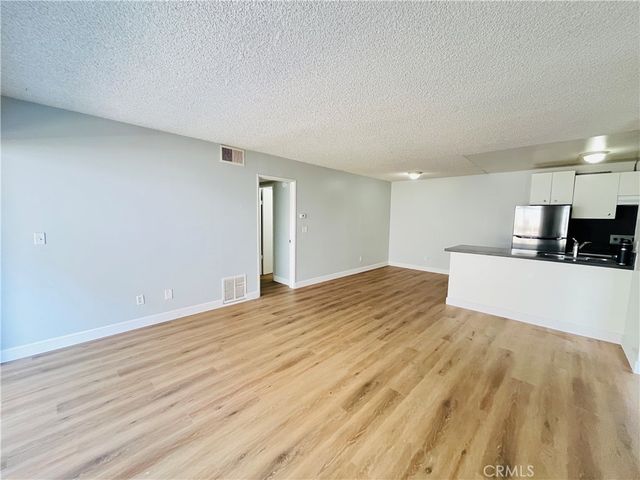 2521 Sunflower R1, Santa Ana, CA 92704