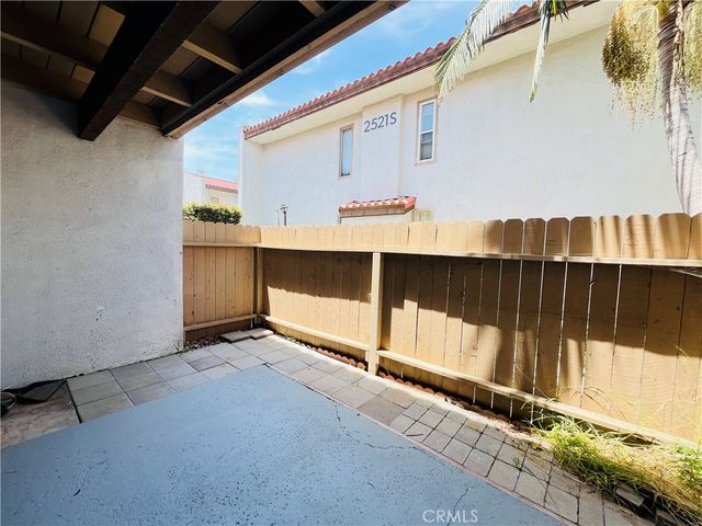 2521 Sunflower R1, Santa Ana, CA 92704