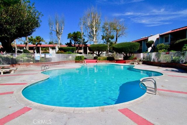 2521 Sunflower R1, Santa Ana, CA 92704