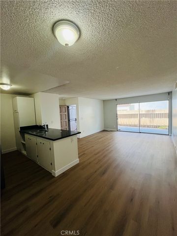 2521 Sunflower R1, Santa Ana, CA 92704