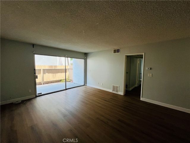 2521 Sunflower R1, Santa Ana, CA 92704