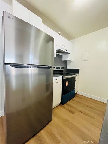 2521 Sunflower R1, Santa Ana, CA 92704