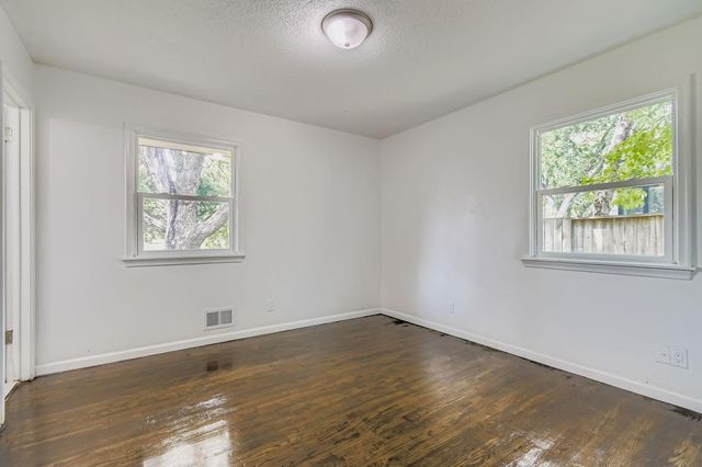 6807 Quail Avenue N, Brooklyn Center, MN 55429