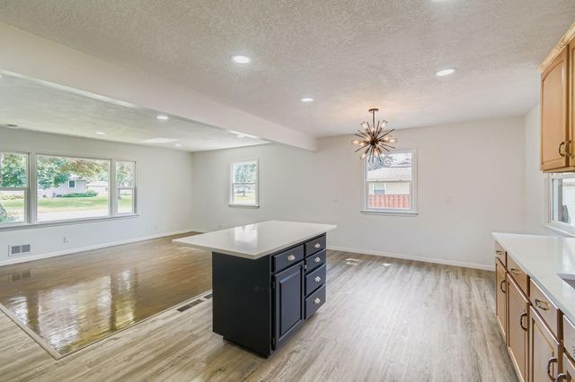 6807 Quail Avenue N, Brooklyn Center, MN 55429