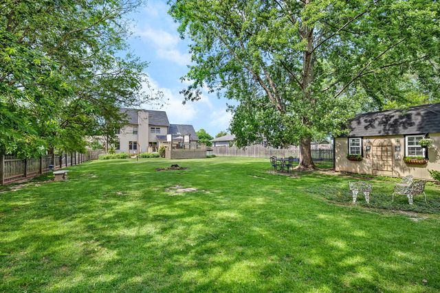 1622 Holiday Dr, Lake Holiday, IL 60548