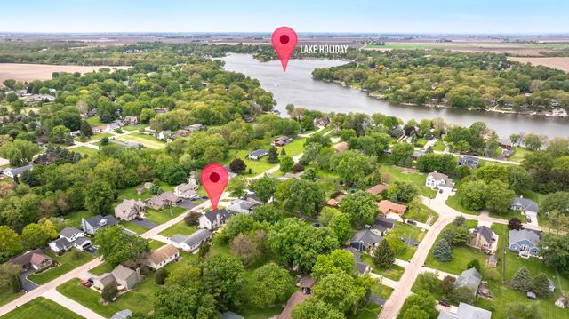 1622 Holiday Dr, Lake Holiday, IL 60548