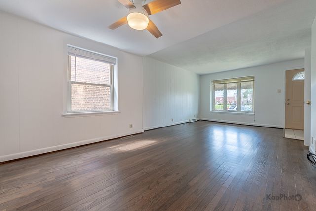 10933 S Avenue H, Chicago, IL 60617