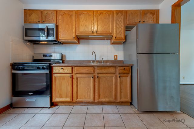 10933 S Avenue H, Chicago, IL 60617