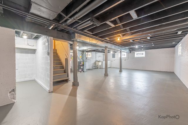 10933 S Avenue H, Chicago, IL 60617