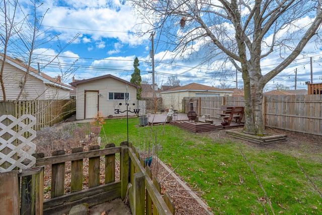 10933 S Avenue H, Chicago, IL 60617