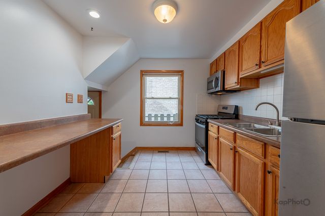 10933 S Avenue H, Chicago, IL 60617