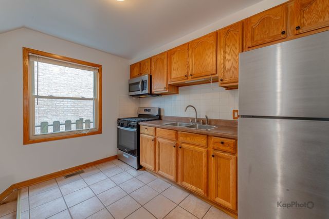 10933 S Avenue H, Chicago, IL 60617