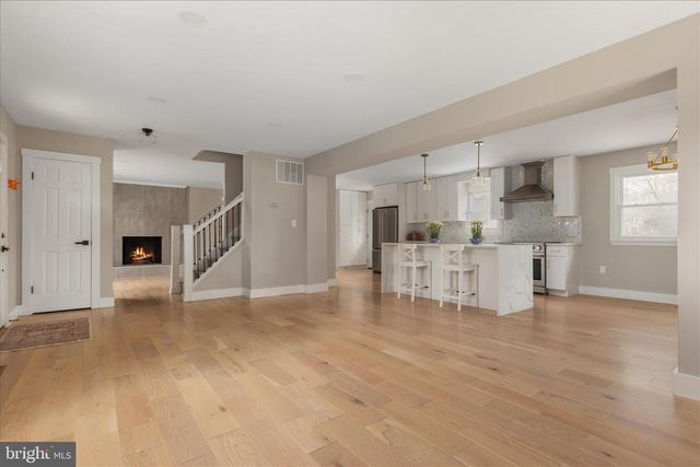 1002 KERGE CT SE, Vienna, VA 22180